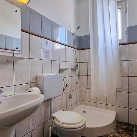 Astoria Hotel 2*